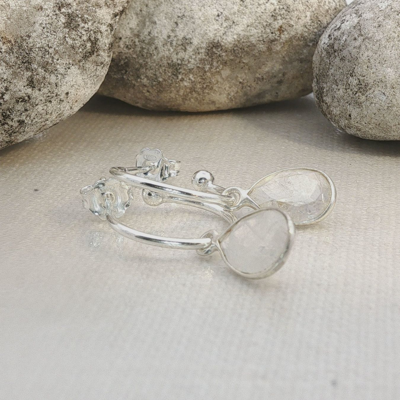 Olga Ribler Ohrringe & -stecker: Sterling Silber 925 Halbcreolen mit Mondstein – Neu (gemäss Beschreibung) aus Luzern von Schmuckoutlet