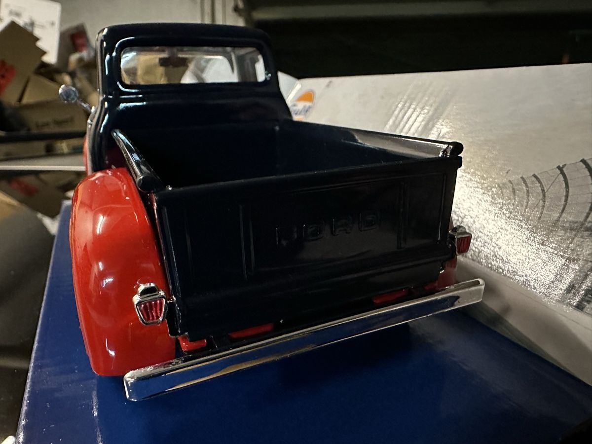 Ford Modellautos: Ford f100 1966 pick up Gulf Oldtimer classic – Neu und originalverpackt aus Reinach AG von rares75 3