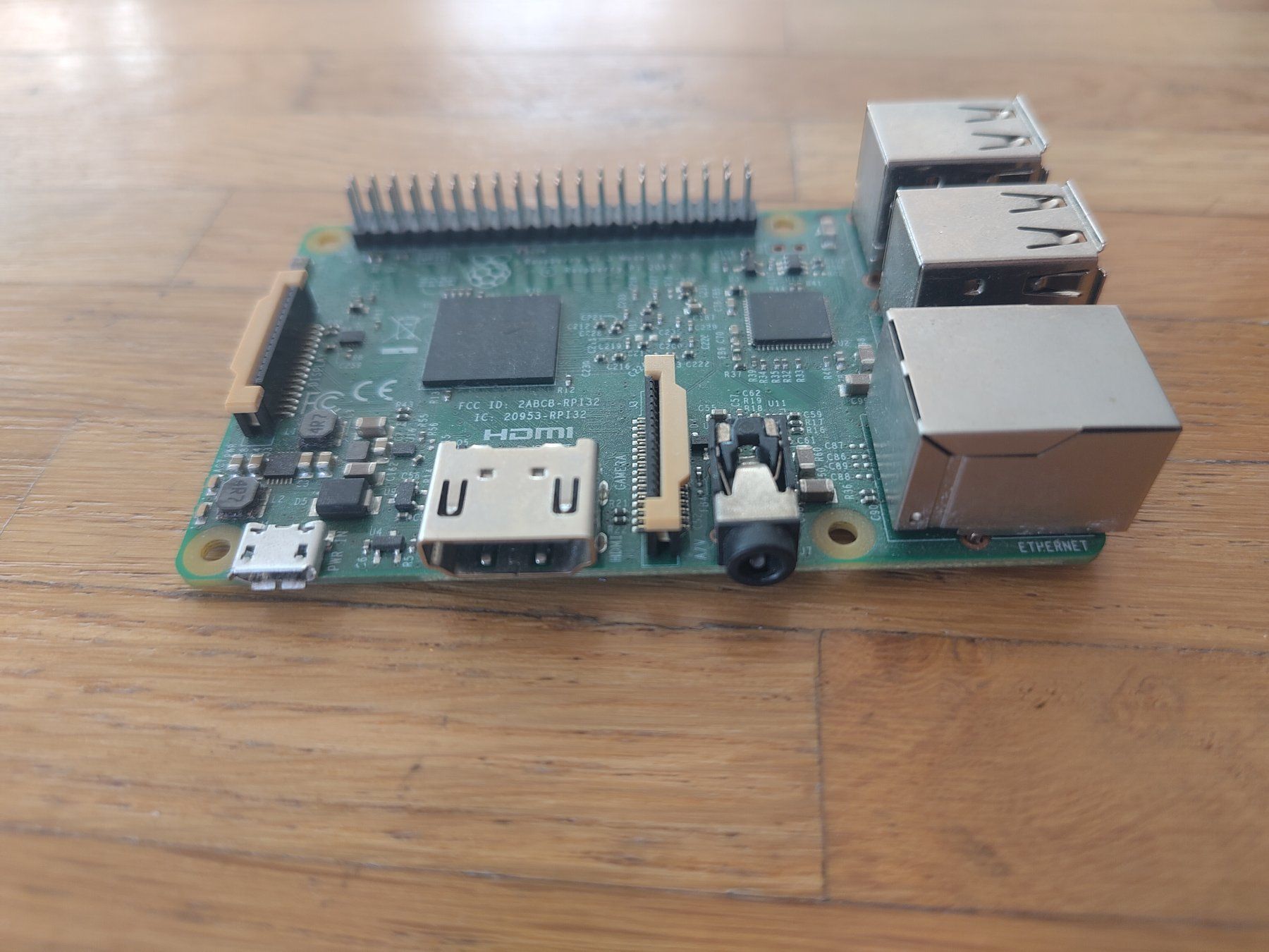 Raspberry Pi PCs: Raspberry Pi Model 3B mit 16GB Speicherkarte – Gebraucht aus Wangen SZ von scherpa1 1