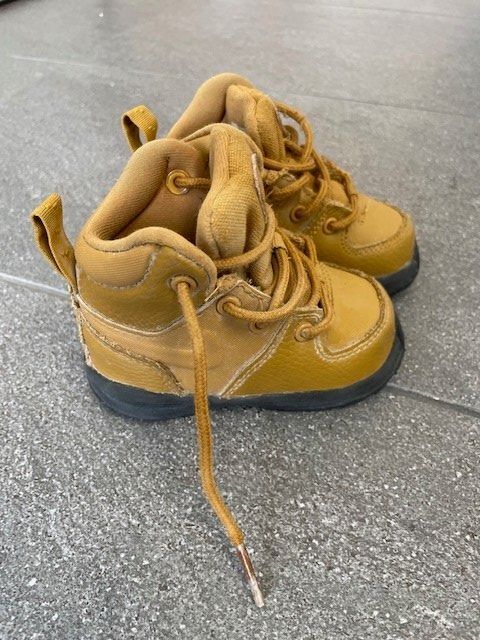 Nike Scarpe per ragazzi: NIKE Boots Manoa - Grösse: 19.5 – Usato da Zollikon venduto da JuRock