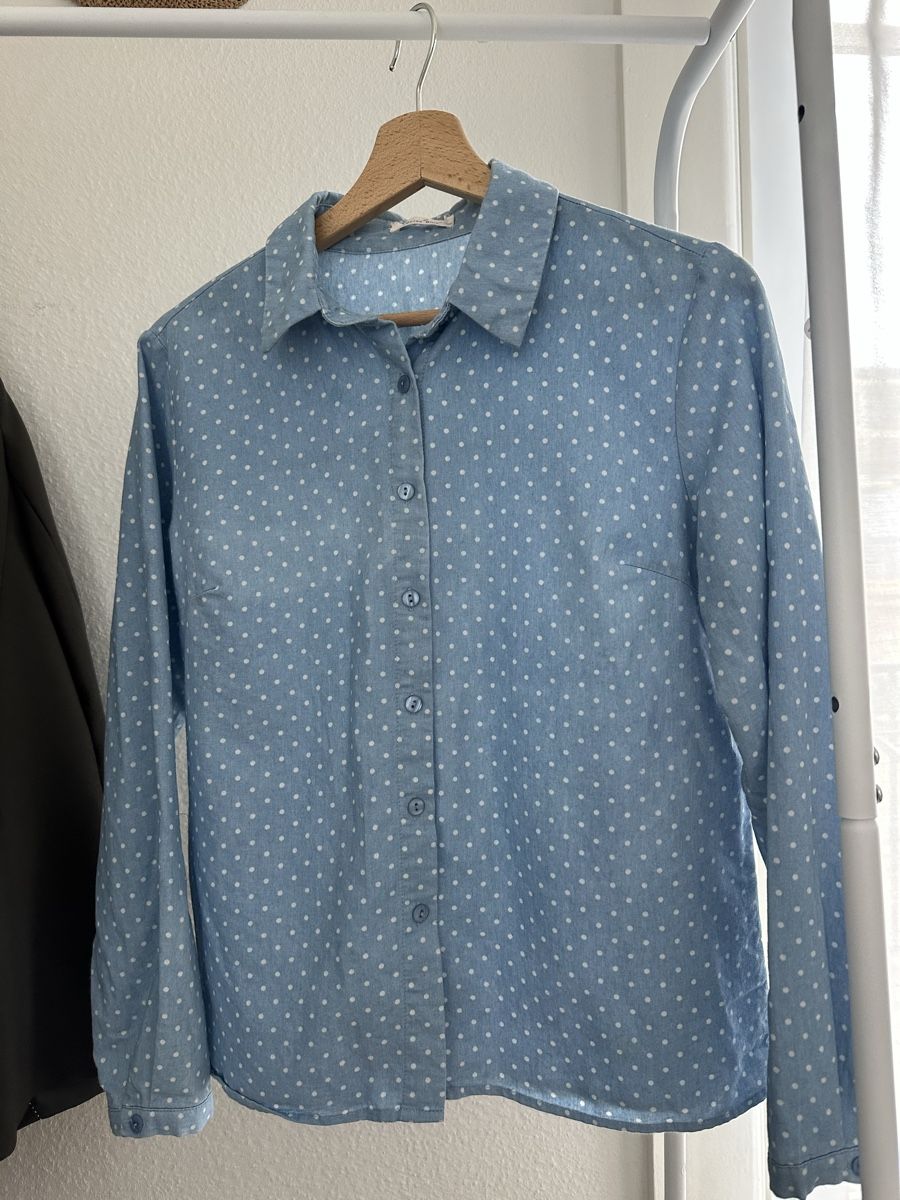 Camicette: Chemise bleue, taille M. – Nuovo (secondo la descrizione) da Lausanne venduto da ver_cyj8