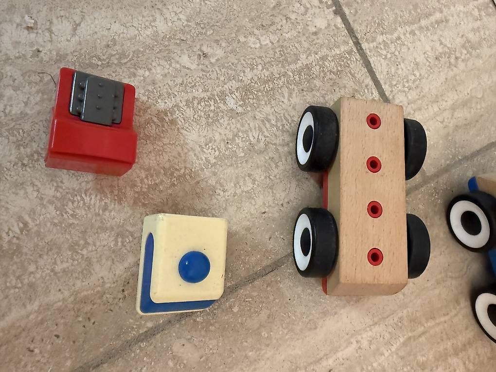 Giocattoli: 3 modulare Spielzeug-Autos – Usato da Oetwil an der Limmat venduto da Prinzaessli123 2