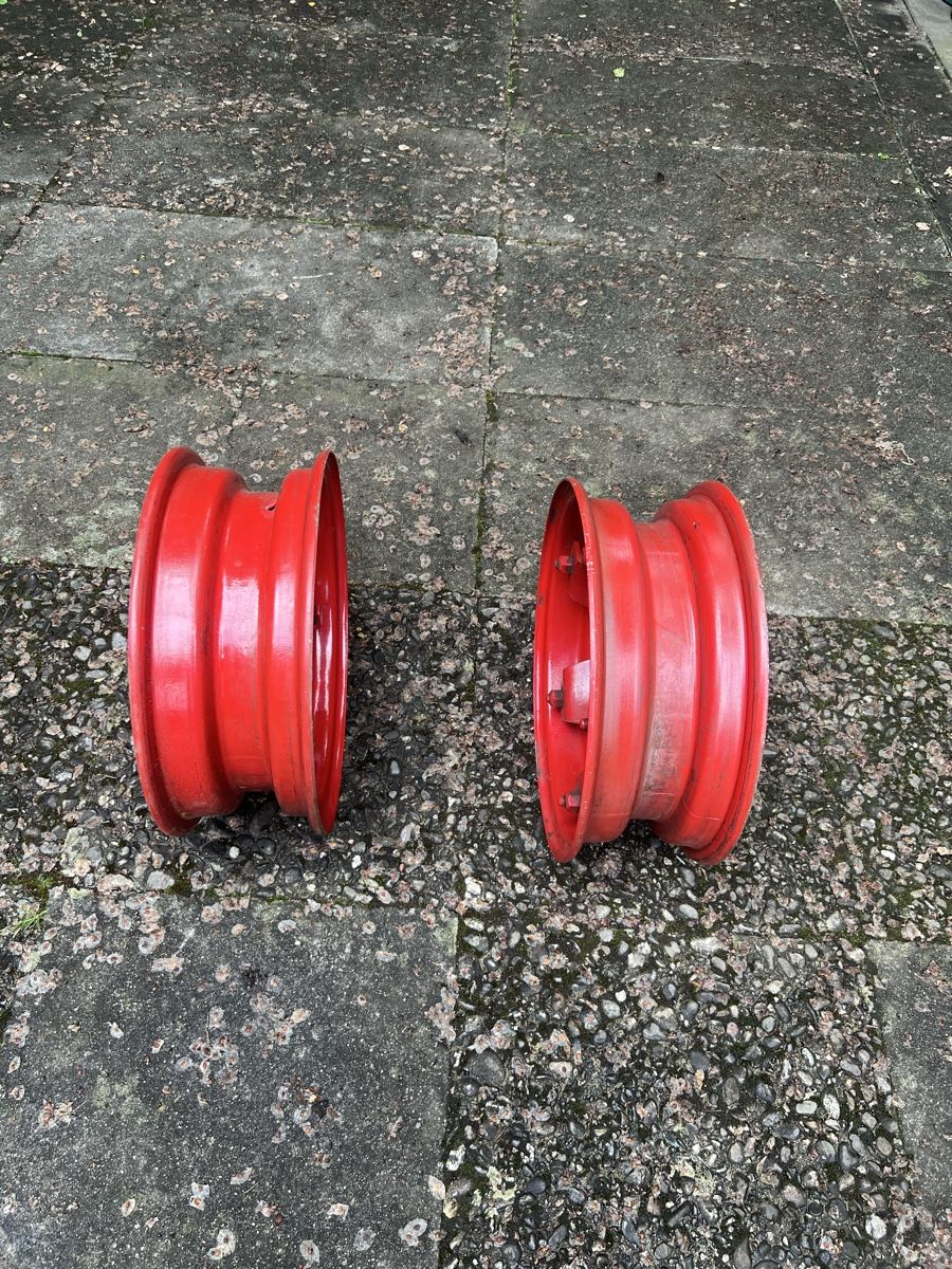 Bucher Trattori: Bucher Kt10 Traktor Felgen – Usato da Zollbrück venduto da Maxemus 1