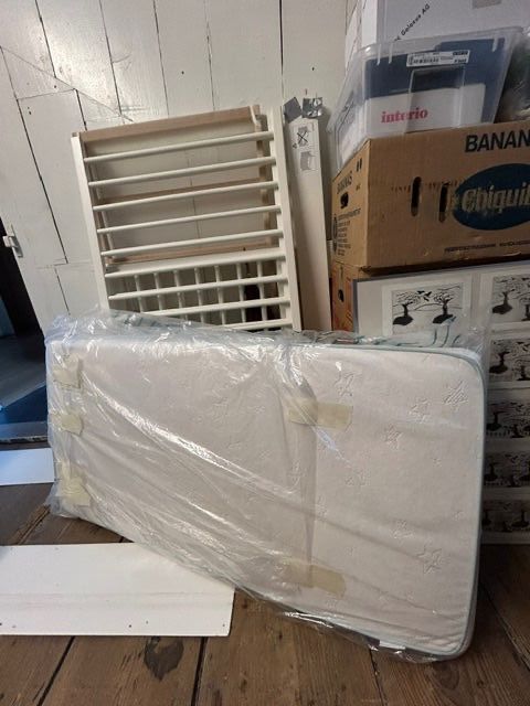 Ikea Letti: Babybettchen mit Inhalt – Usato da Luzern venduto da Ruth412 2