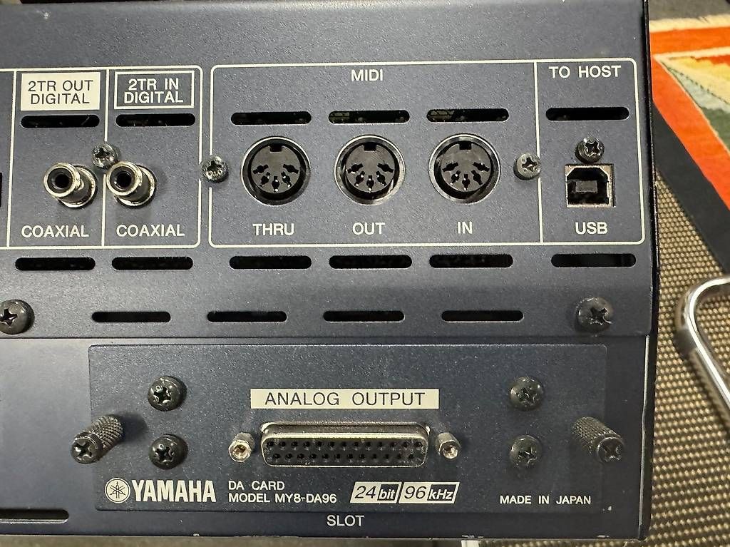 Yamaha Console di mixaggio: Yamaha 01V96 Digitaler Audiomixer im Flightcase – Usato da Dübendorf venduto da fabkub 2