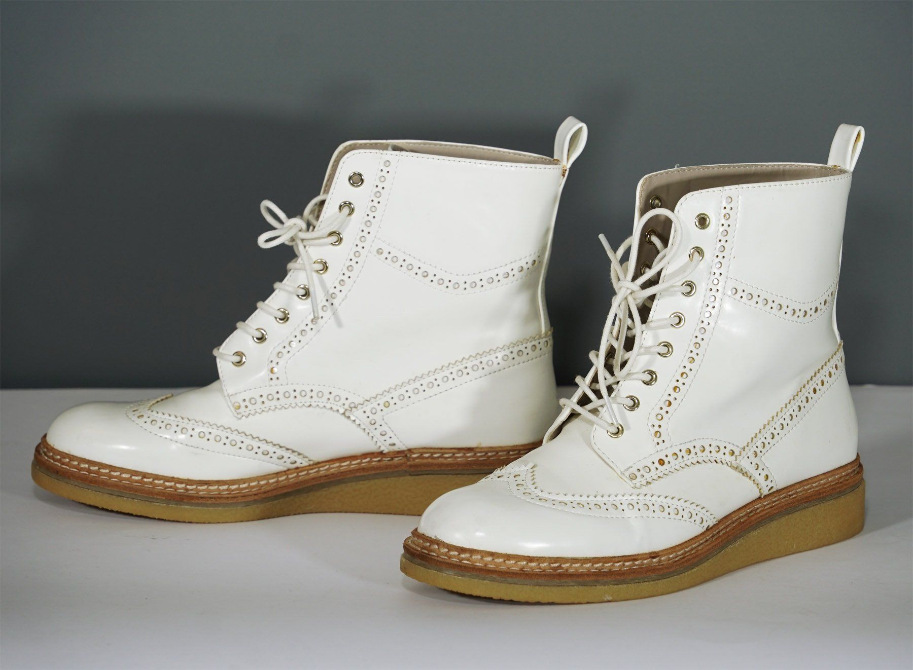 Zara Scarpe da donna: weisse Schnürboots im Classic Style – Usato da Meggen venduto da 1Class2Hand 2