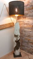Schwemmholz-Stehlampe Black & White aus Bodensee-Schwemmholz