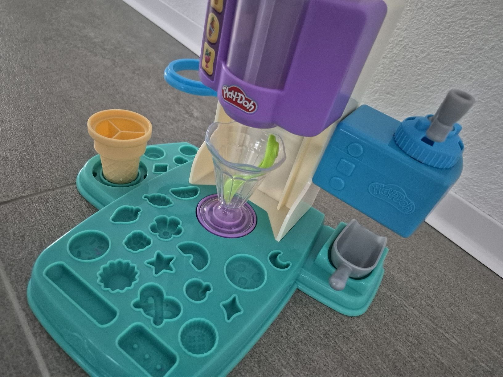 Play-Doh Pâte à modeler: Play-Doh Eismaschine mit Zubehör – D'occasion à Visp par Abarth1991
