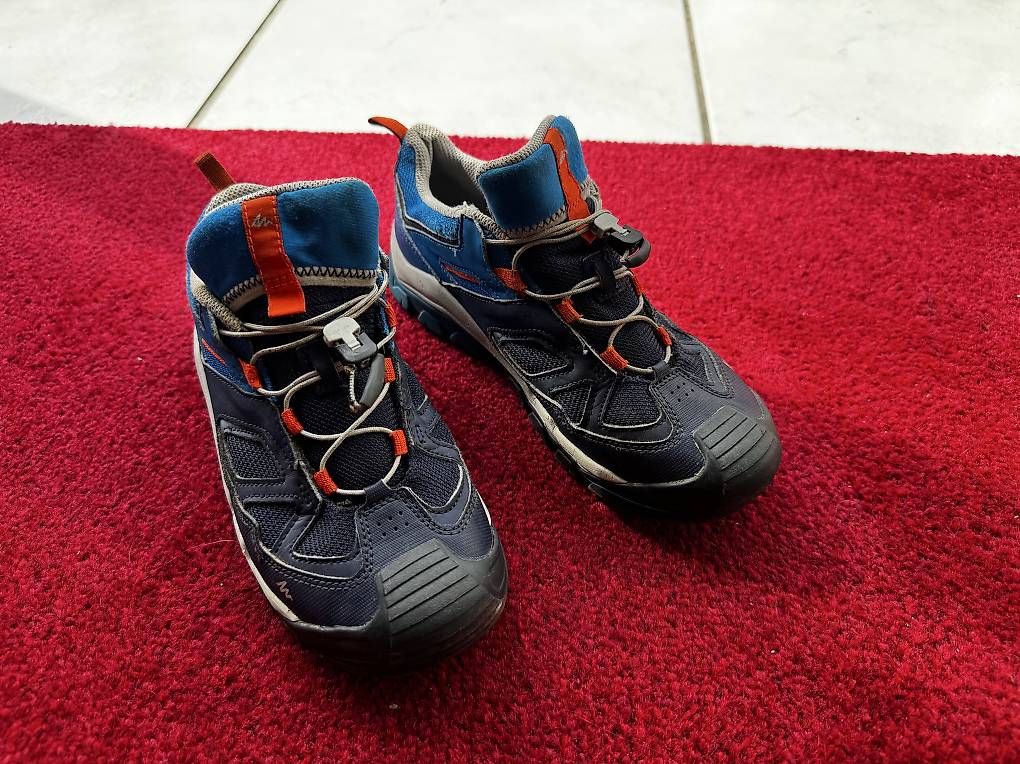 Schuhe für Jungen: Schuhe 37 – Gebraucht aus Luzern von mus_clb7