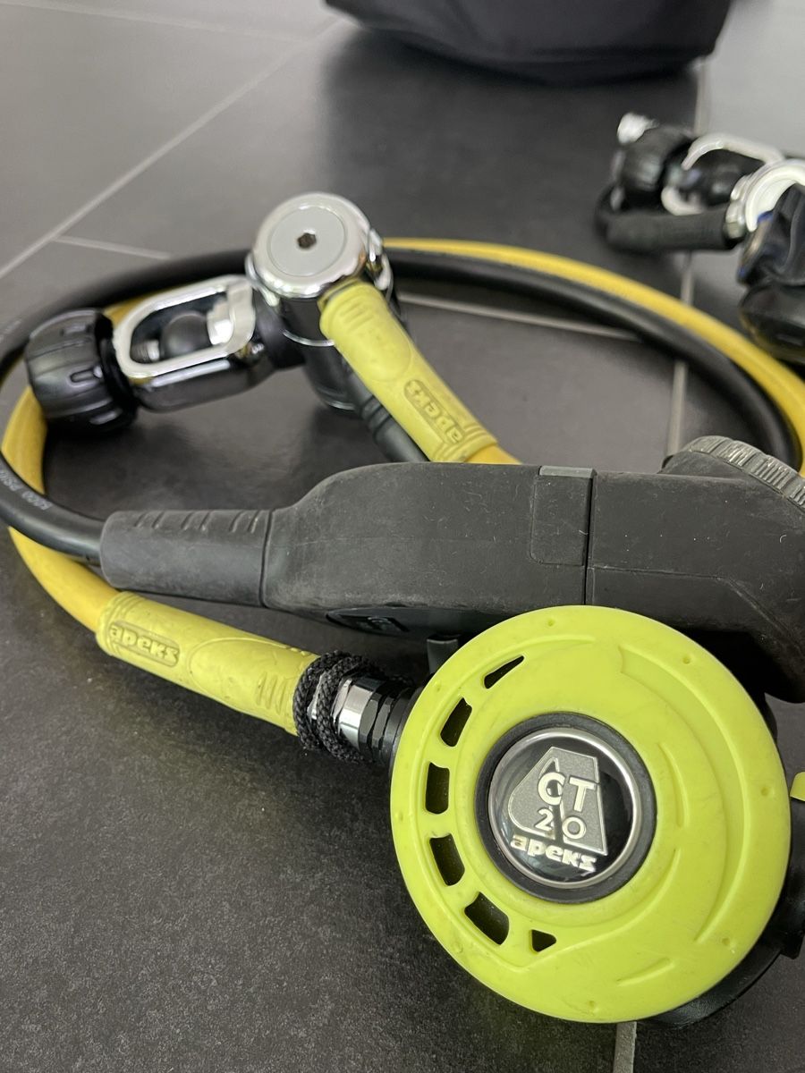 Apeks Respiratori & Giubbotti: Apeks Atemregler Set - CT20 und CTX40 – Usato da Böckten venduto da Dive-green 2