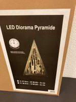 LED Diorama Pyramide, ca. 58 cm hoch, Holz, mit Timer