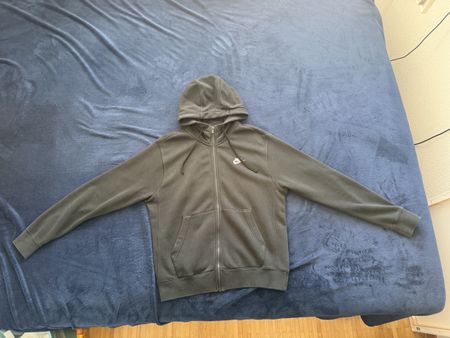 Nike Kapuzenpullover grau Grösse S guter Zustand!!!