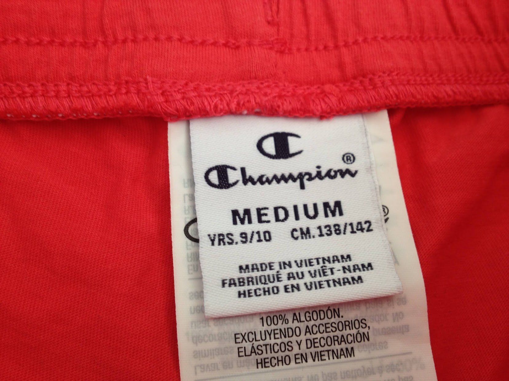 Champion Pantaloni: Shorts Champion – Usato da Dübendorf venduto da Fip05 1
