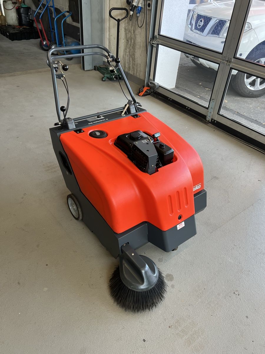 Hako Tutte le macchine: Hako Hamster 800V Wischmaschine  – Usato da Lenzburg venduto da billistar