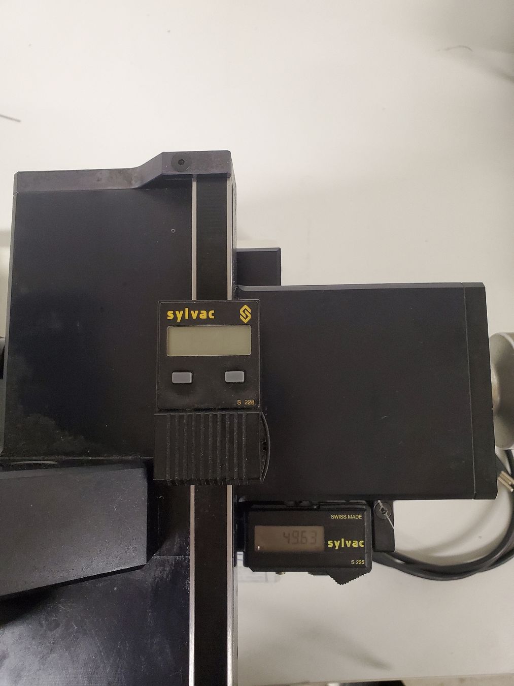 Tutte le macchine: Tornos Prérégleur optique – Usato da Biel/Bienne venduto da Switzerland92 5