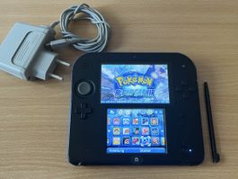 Nintendo 2DS mit vielen Pokémon Games