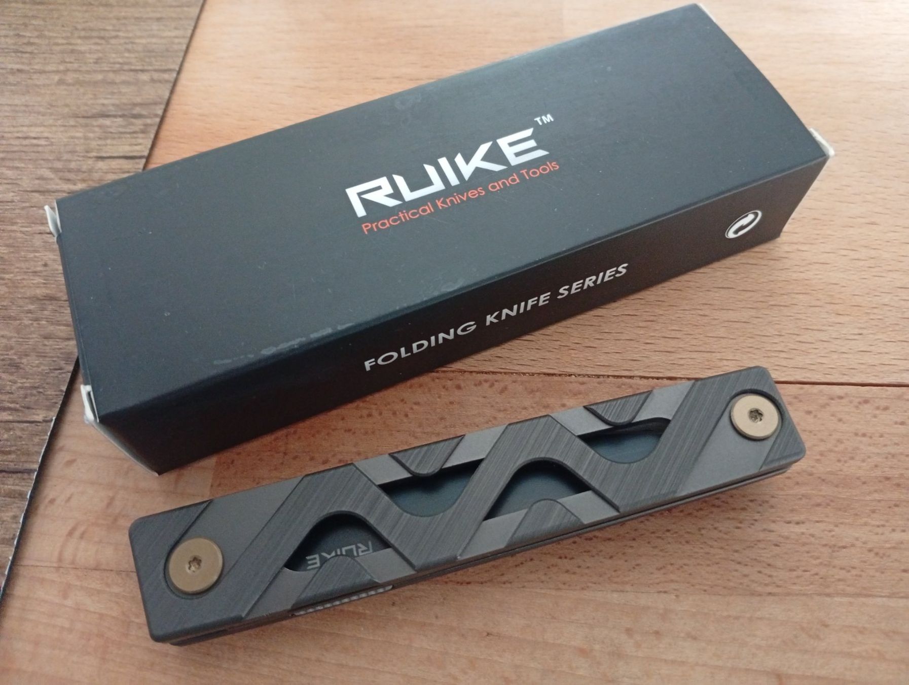 Coltelli tascabile: Taschenmesser Klappmesser Sackmesser Ruike – Nuovo e nell'imballaggio originale da Winterthur venduto da Rogue01