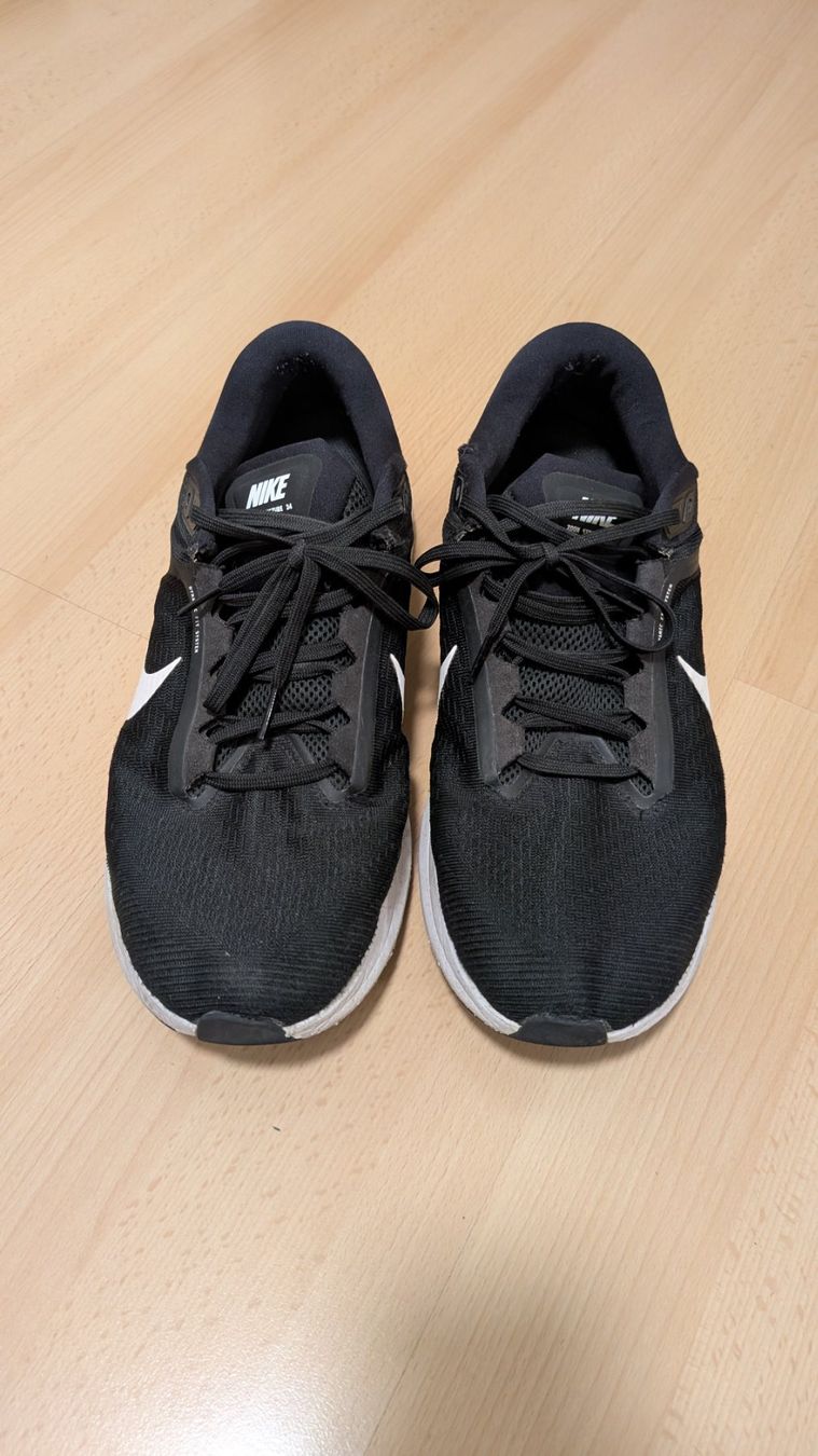 Nike Chaussures hommes: NIKE Air Zoom Structure 24 – D'occasion à Attinghausen par muenz