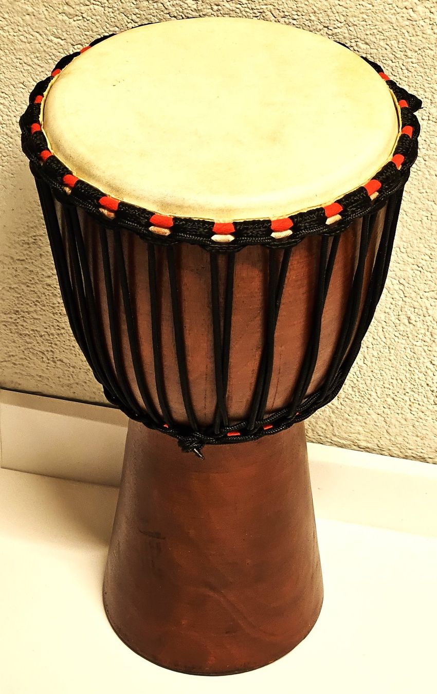 Musikinstrumente: Djembe  Monky5  50cm  (mit Lackfehler) – Neu (gemäss Beschreibung) aus Wöschnau von Musikhaus-Luethy5012 1