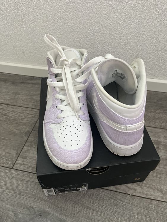 lila air jordan