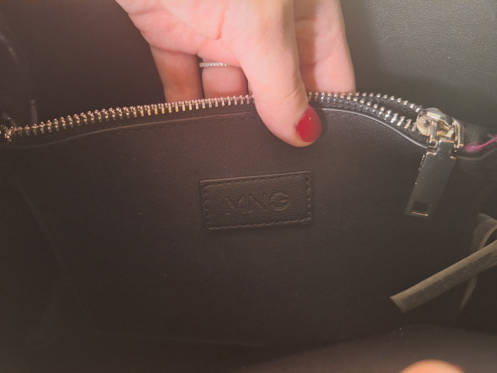 Borse da donna: Tasche MNG schwarz Kunstleder – Usato da Wetzikon ZH venduto da kuk_9q2n 2