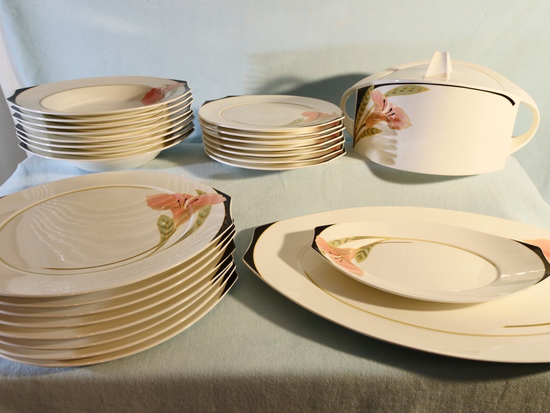 Villeroy & Boch Geschirrsets: Villeroy & Boch- Geschirr-Set  / Serie: Iris – Gebraucht aus Lustmühle von