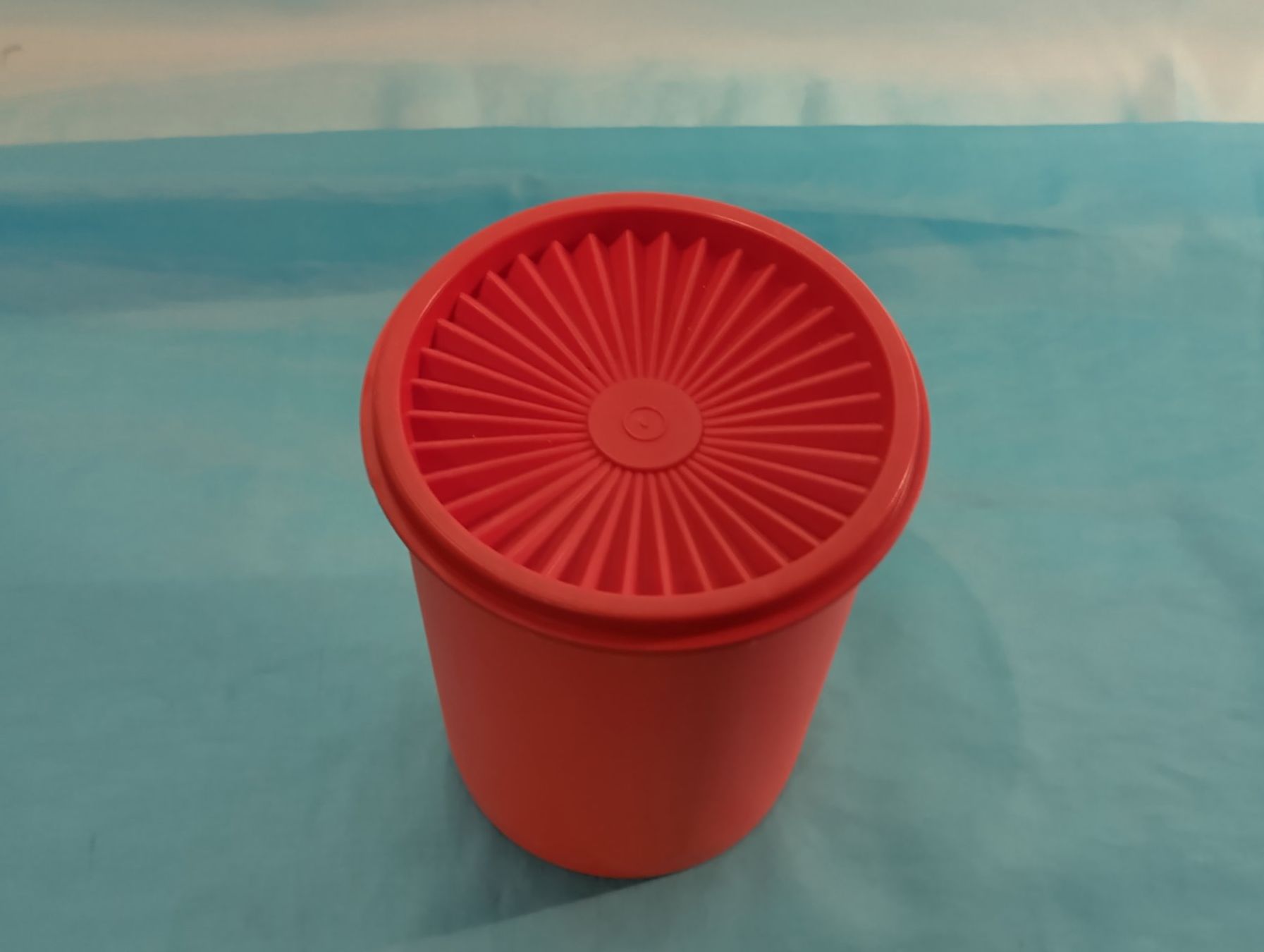 Tupperware Behälter & Ähnliches: Tupperware Behälter, orange – Gebraucht aus Bellach von JingleCherry 1