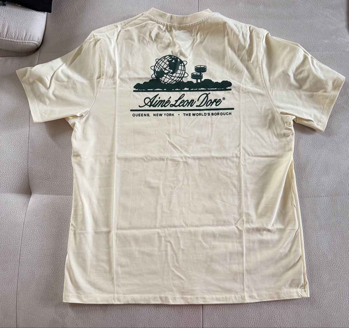 T-shirt: Aimé Leon Dore Beige Tshirt – Nuovo (secondo la descrizione) da Lachen SZ venduto da mima41 2