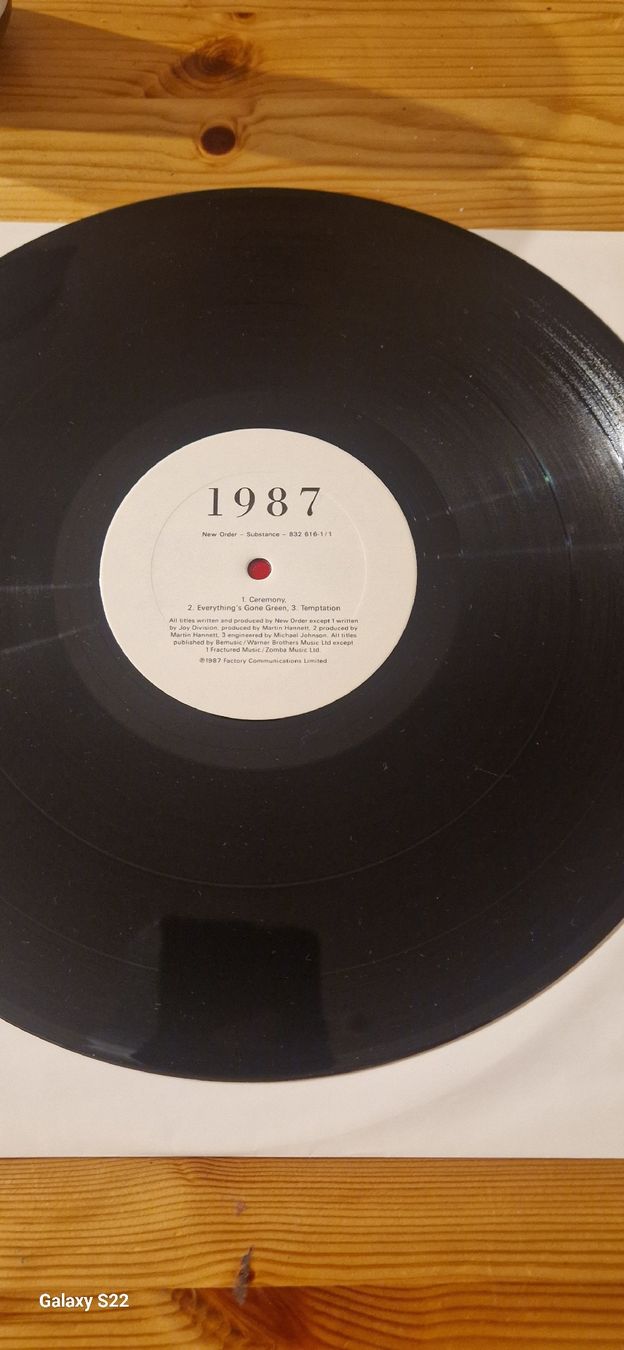 Dischi in vinile: New Order - Substance VG,VG+ – Usato da Yvonand venduto da RF-VINYL 8