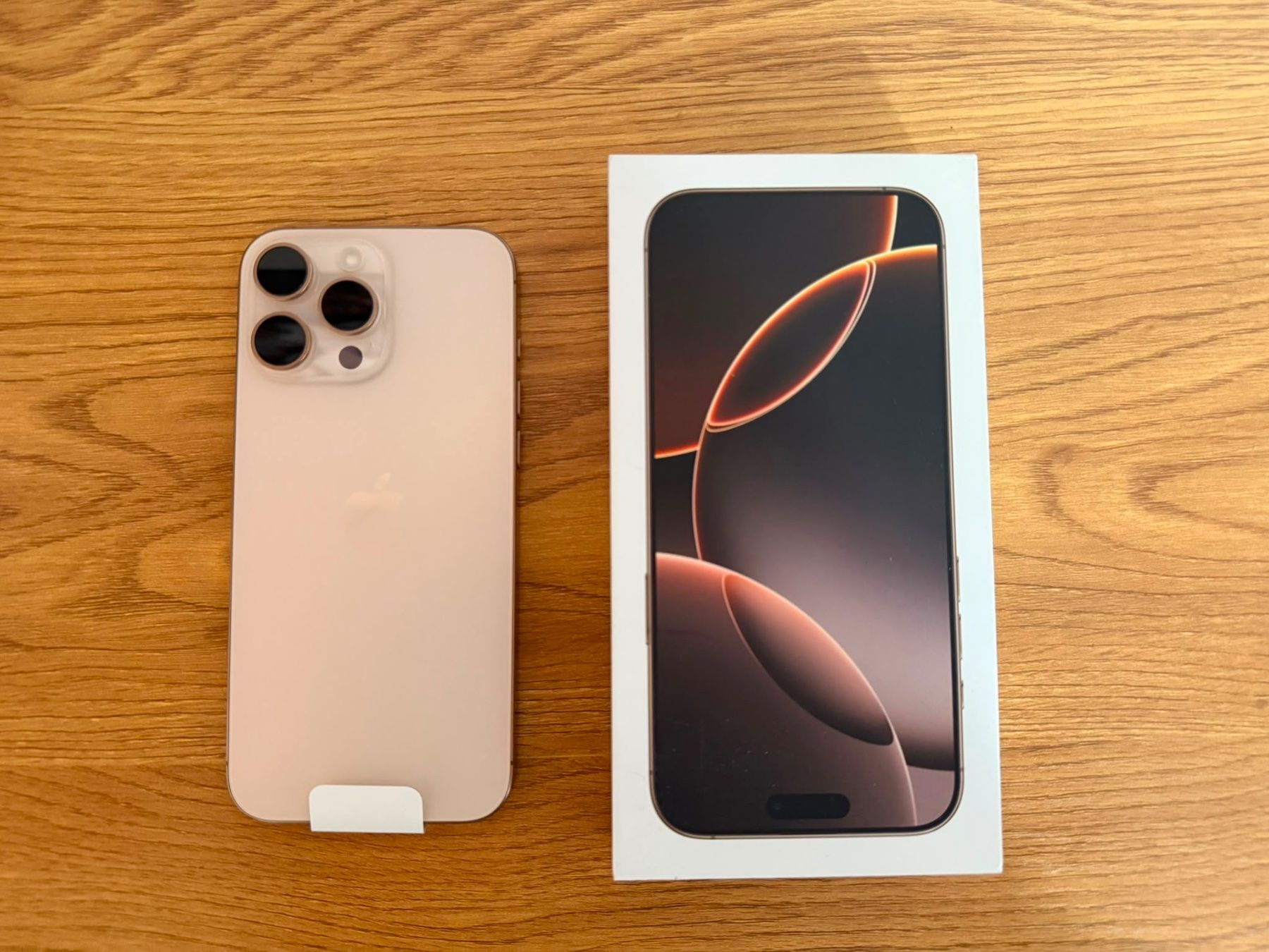 Apple Telefoni cellulari / Smartphones: Iphone 16 Pro Max 256GB Desert Titanium – Nuovo (secondo la descrizione) da Thundorf venduto da Sabesh31 1