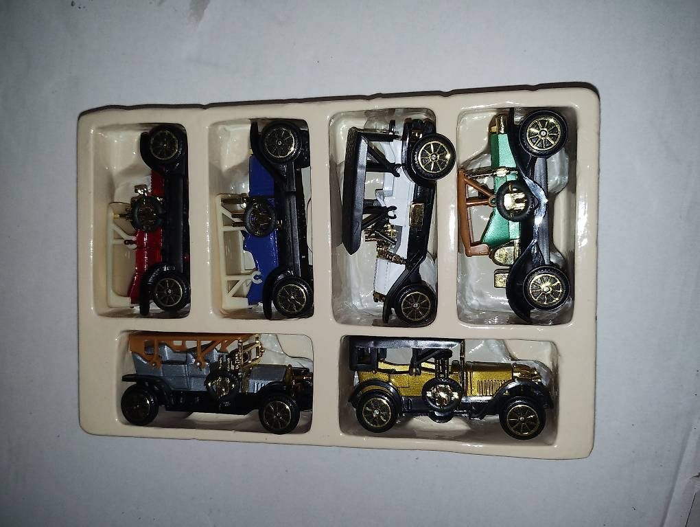Modellautos: Set mit Oldtimer-Miniaturen – Gebraucht aus Buch am Irchel von frvao