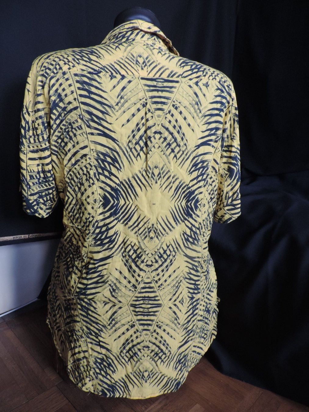 Blusen: blouse jaune tropicale Luna May – Gebraucht aus Genève von Axelle333 9