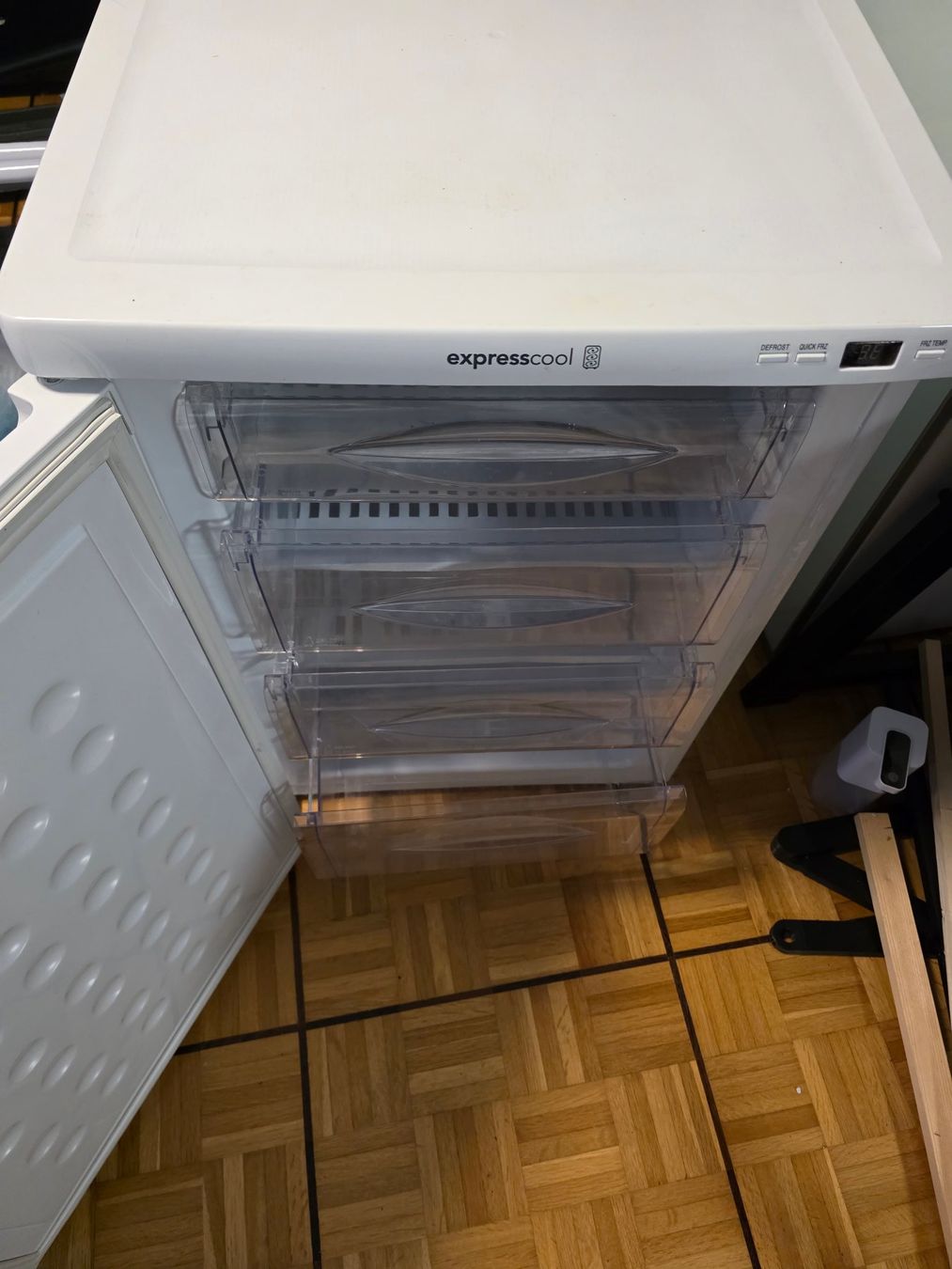 LG Gefrierschrank: LG Express Cool Gefrierschrank ... ab 1.- – Gebraucht aus Luzern von bluedeep 2