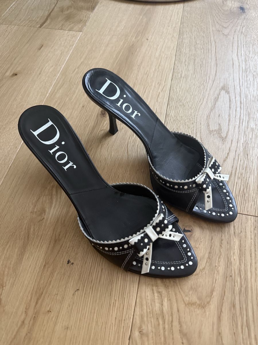 Dior Scarpe da donna: Dior Heels Absatzschuhe Grösse 37 1/2 – Usato da Sursee venduto da radio08