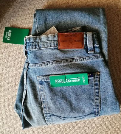 Damen Jeans 42 Pull&Bear neu gute Qualität 