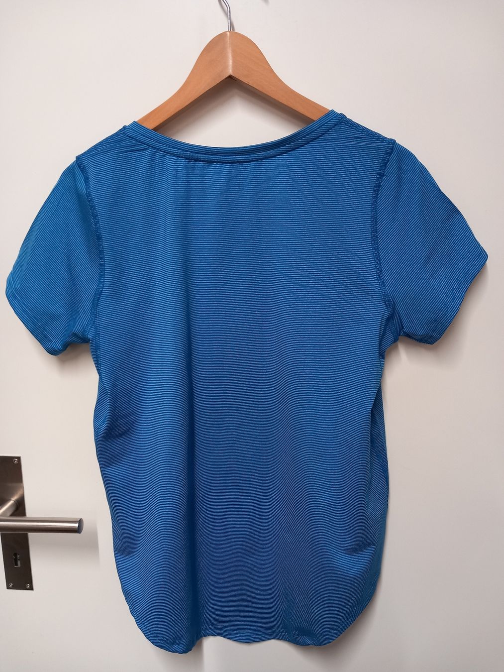 T-shirt: Perform Sport-Shirt Gr.40, neuwertig – Nuovo (secondo la descrizione) da Merligen venduto da muss_haben 3