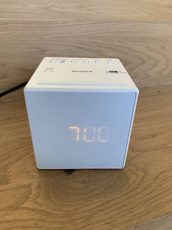 Sony Réveils: Radiowecker von Sony – D'occasion à Allschwil par alicegoessouth