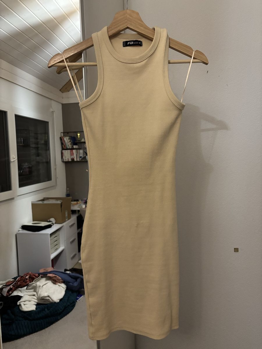 Vestiti: Robe courte moulante beige – Usato da La Roche FR venduto da syd_vdb6
