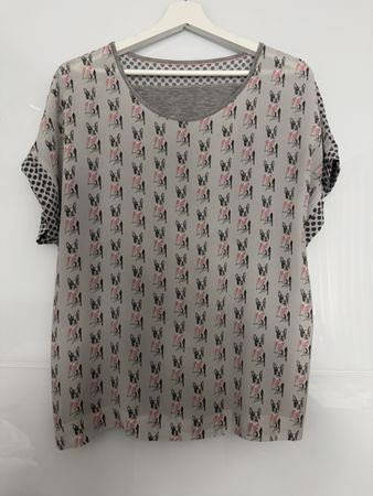 Marc Cain T-Shirt/Bluse mit einem Hundenmuster