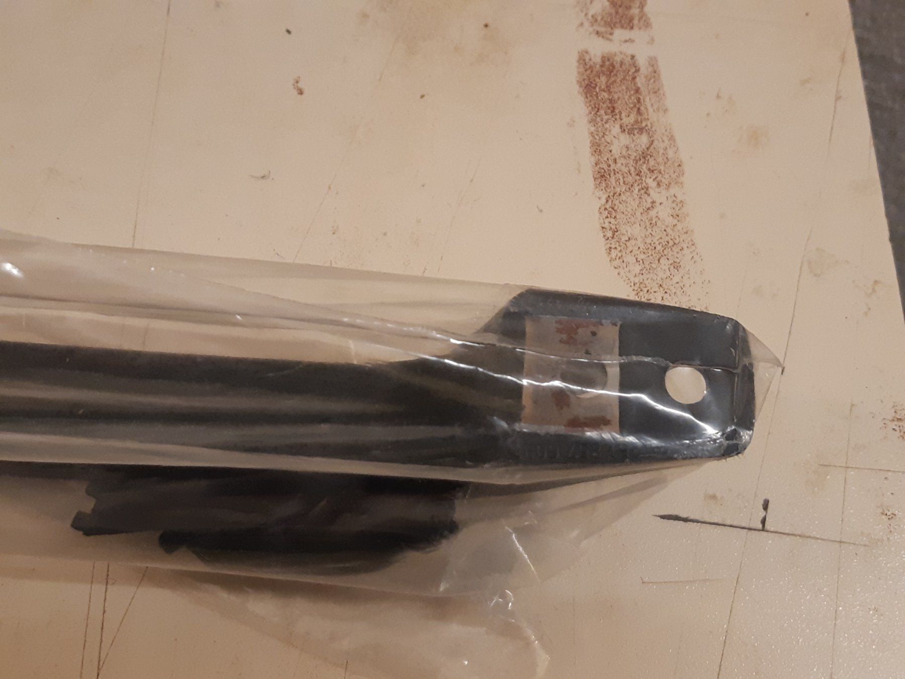 VW Tutti pezzi di ricambio auto: Poignée pilier interieur VW Type 2 – Usato da Ependes VD venduto da Cartonabanane 1