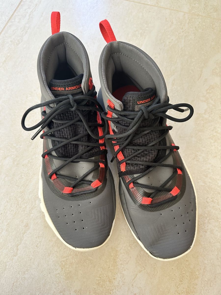 Under Armour Scarpe per ragazzi: Basket Schuhe Under Armour 40 – Usato da Ponte Capriasca venduto da michesa