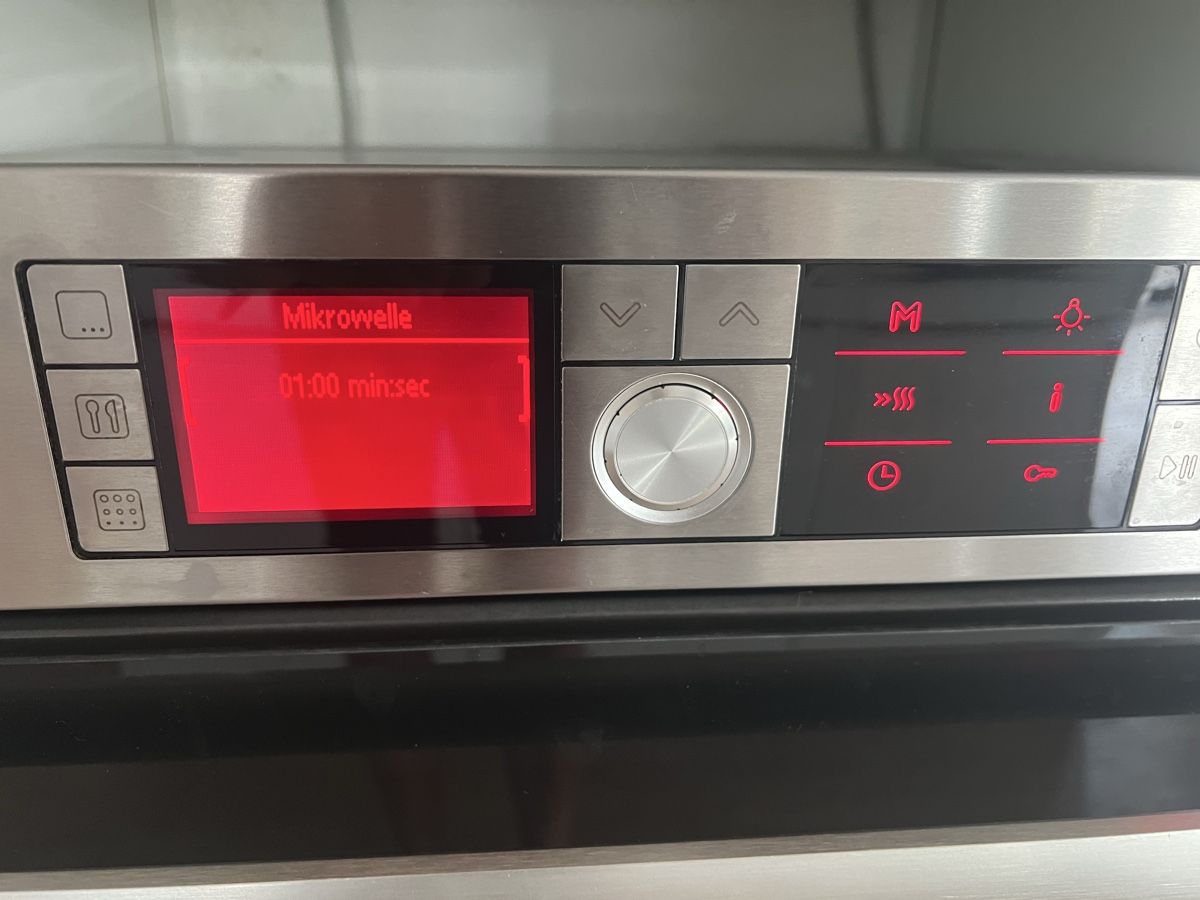 Bosch Forni: Bosch Einbaubackofen mit Mikrowelle – Usato da Zuchwil venduto da Tommy6 4