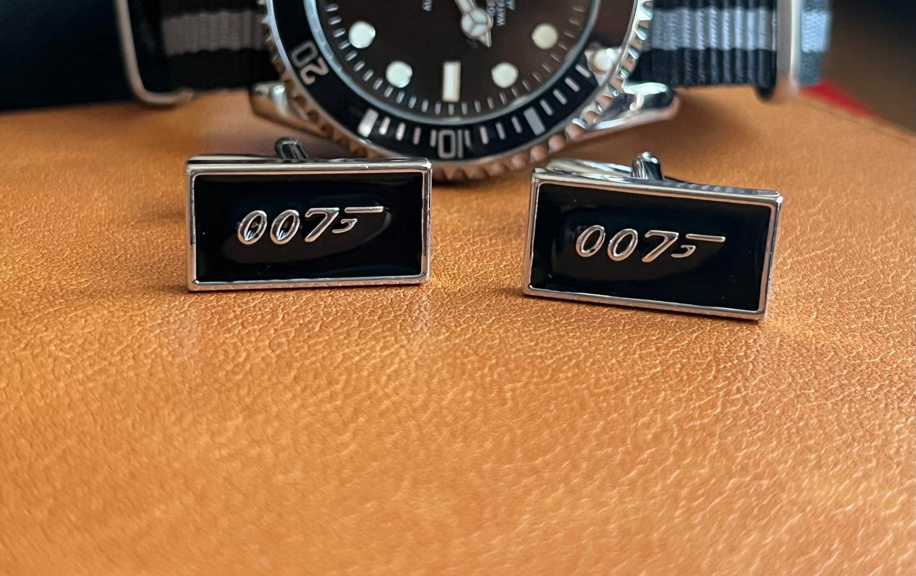 Gemelli: 007 James Bond Manschettenknöpfe – Nuovo (secondo la descrizione) da Zürich venduto da GentsStuff