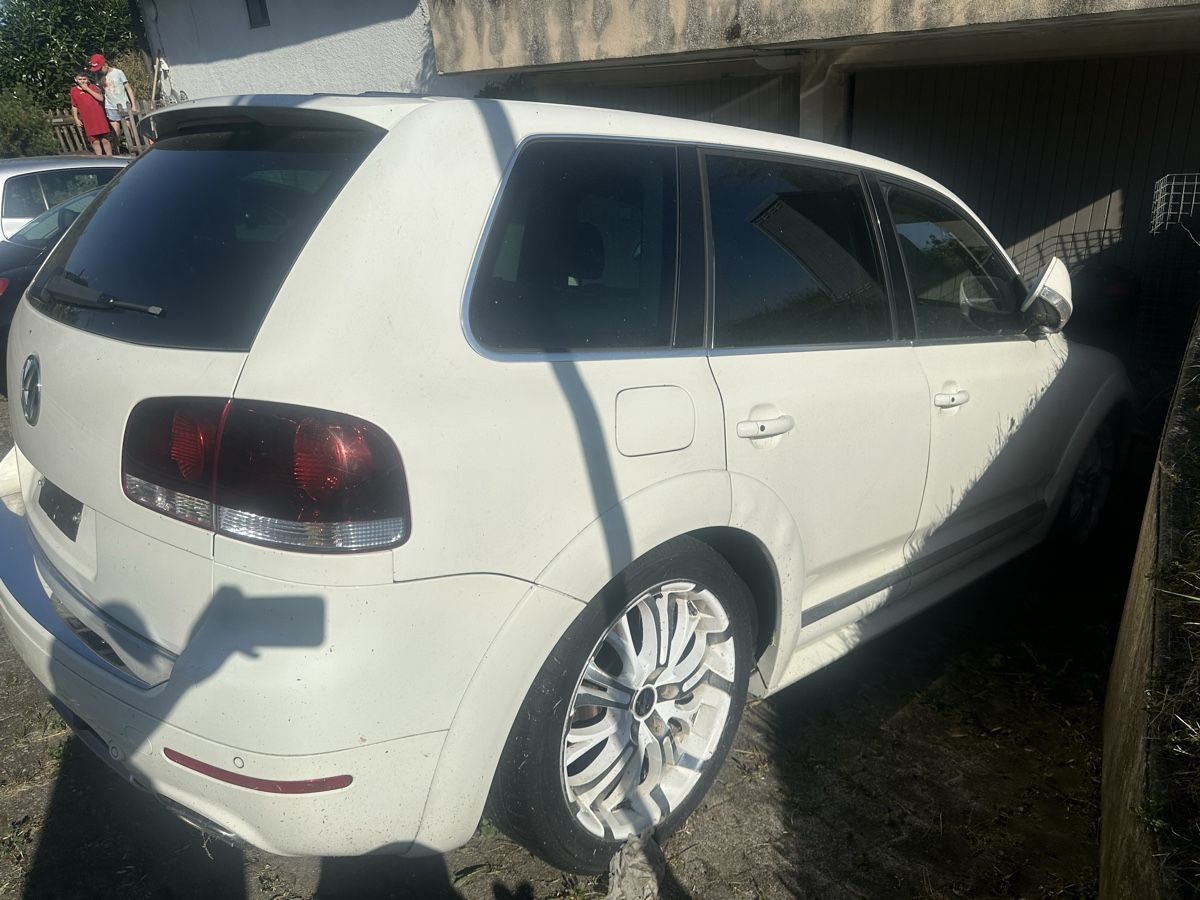 VW Automobili: VW Touareg R50 – Difettoso da Meikirch venduto da Hoonigan12 1