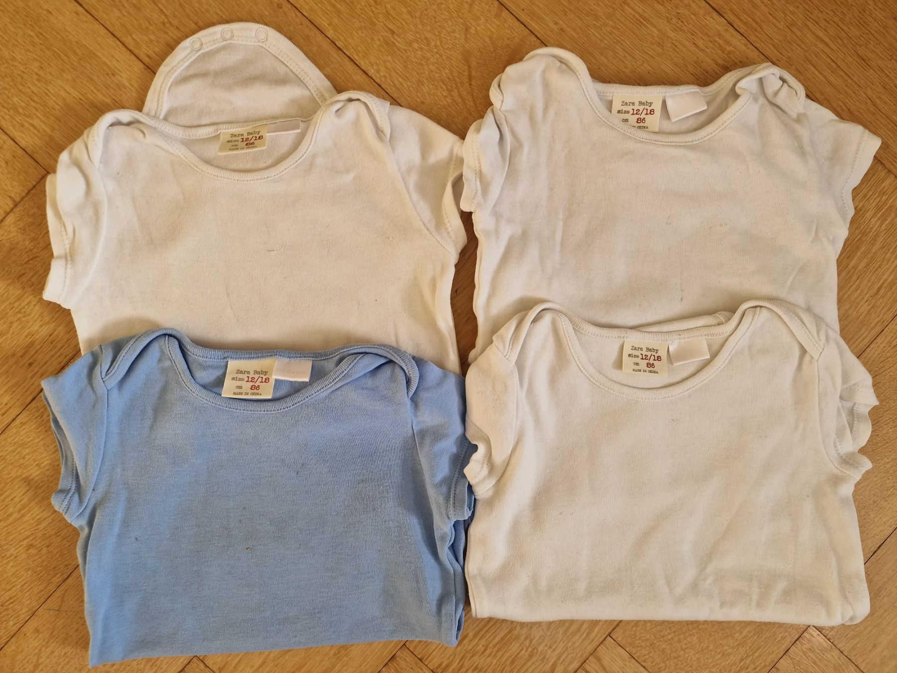 Lotti di vestiti: 7 Kurzarmbodys (4 Gr. 86 + 3 Gr. 92) – Usato da Bern venduto da dor_bps9 1