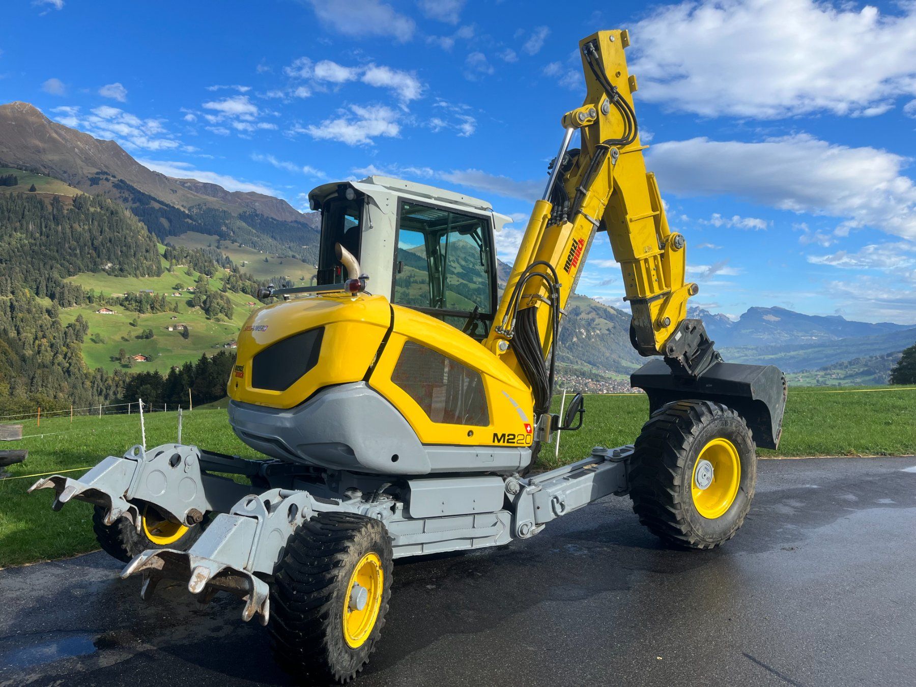 Menzi Muck Escavatori: Menzi Muck M220 zu Vermieten – Usato da Frutigen venduto da glory03
