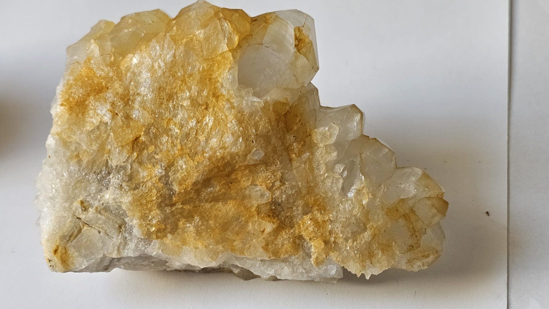 Minerali & Pietre curative: Large Calcite Crystal Cluster on Matrix – Usato da St-Légier-Chiésaz venduto da nig_dk7p 1