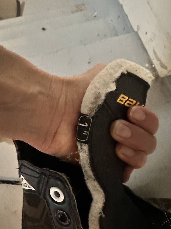 Bauer Pattini da ghiaccio: Bauer Schlittschuhe 1R EU 32 – Usato da Hausen am Albis venduto da ysgem 2