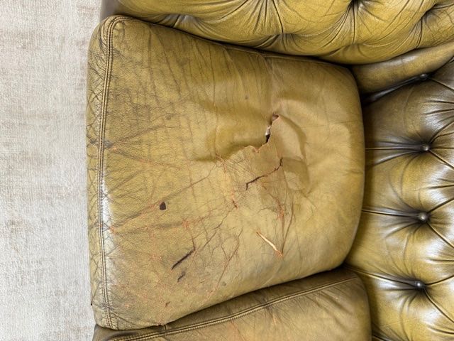 Chesterfield Divani: Original Chesterfield Sofa – Usato da St. Niklausen LU venduto da WechslerGabriella 4