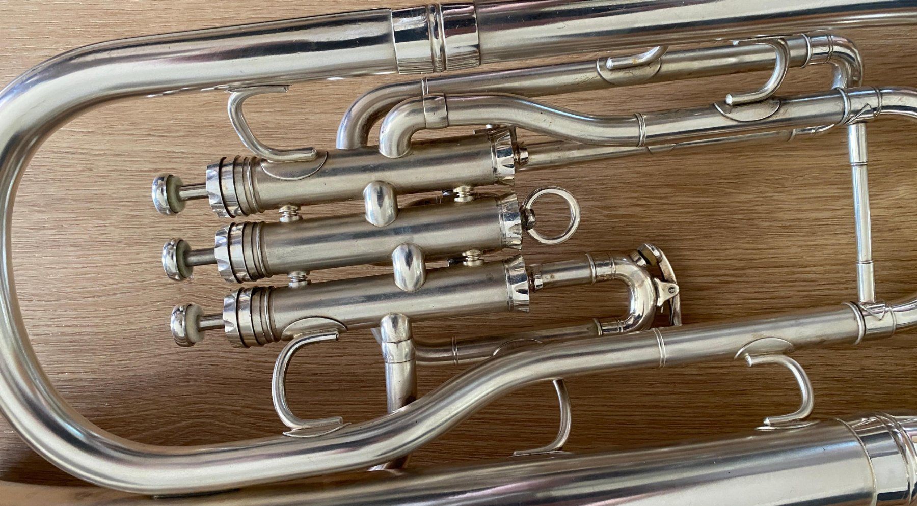 Besson Strumenti musicali: ES-Horn BESSON New Standard versilbert mit Koffer – Usato da Oberrohrdorf venduto da Mtubist 5
